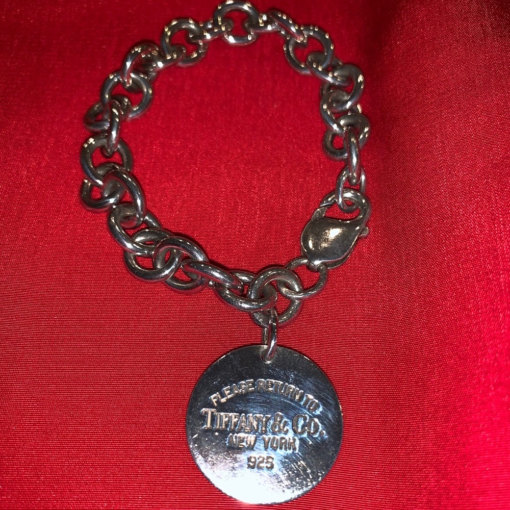 Circle Tag Charm Bracelet